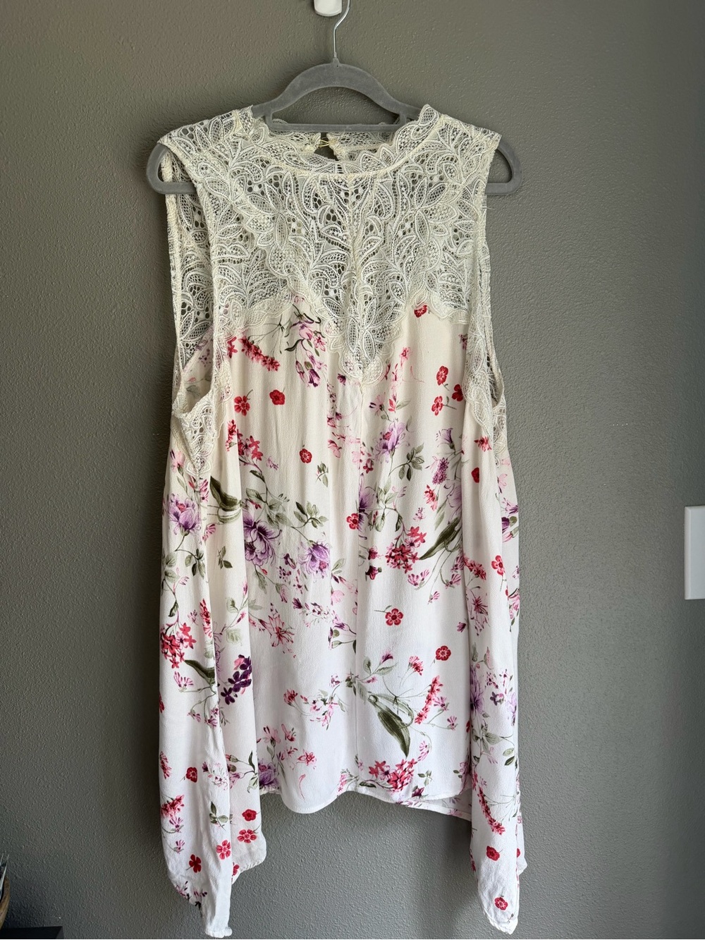 Torrid Floral Lace Yoke Sleeveless Blouse - Cream with Pink & Purple Flowers